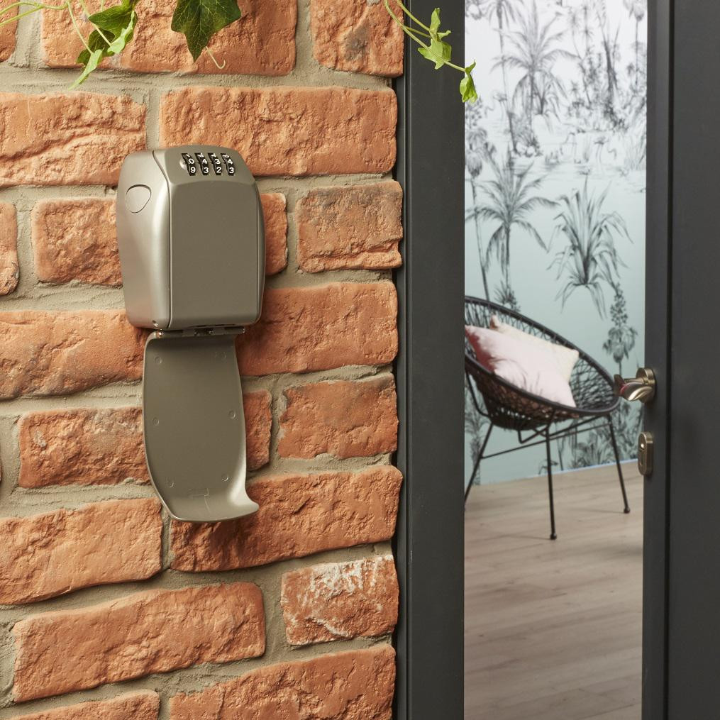 Skrytka na klucze z szyfrem Master Lock 5415EUDRD